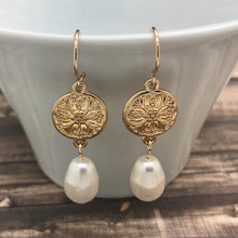 Load image into Gallery viewer, Drop Dangle Pearl Earrings
