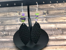 Lade das Bild in den Galerie-Viewer, Long Whimsical Earrings 
