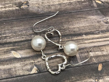 Load image into Gallery viewer, Pearl Dangle Earrings 
