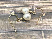 Load image into Gallery viewer, Minimalist Pearl Earrings for Bridesmaid
