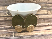 Lade das Bild in den Galerie-Viewer, Statement Earrings
