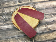 Lade das Bild in den Galerie-Viewer, Simple Red Earrings
