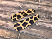 Load image into Gallery viewer, Bar Leopard Print Earrings 
