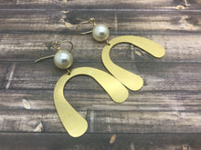 Load image into Gallery viewer, Brass Dangle Earrings with Pearl
