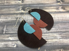 Cargar imagen en el visor de la galería, modern geometric earrings for fall
