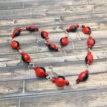 Lade das Bild in den Galerie-Viewer, Peruvian Huayruro Seeds Necklace
