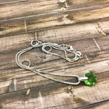 Cargar imagen en el visor de la galería, Handmade Sparkly Crystal Pendant with silver box chain
