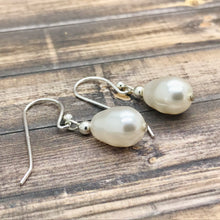 Cargar imagen en el visor de la galería, Swarovski Pearl Earrings for Wedding
