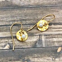 Load image into Gallery viewer, Dainty Gold and Pearl Earrings 
