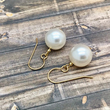 Cargar imagen en el visor de la galería, Big Pearl Earrings for Women
