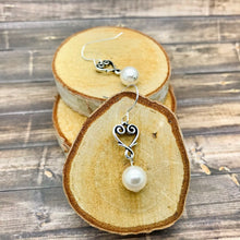Load image into Gallery viewer, Dainty Pearl and Heart Earrings
