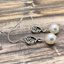 Load image into Gallery viewer, Pearl Earrings for Bridesmaids
