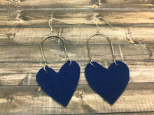 Cargar imagen en el visor de la galería, Blue Heart and silver Arch Hoop Earrings for Women
