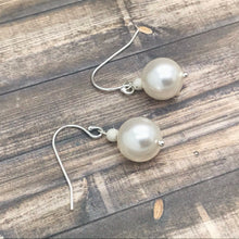 Load image into Gallery viewer, Simple Elegant Pearl Drop Earrings
